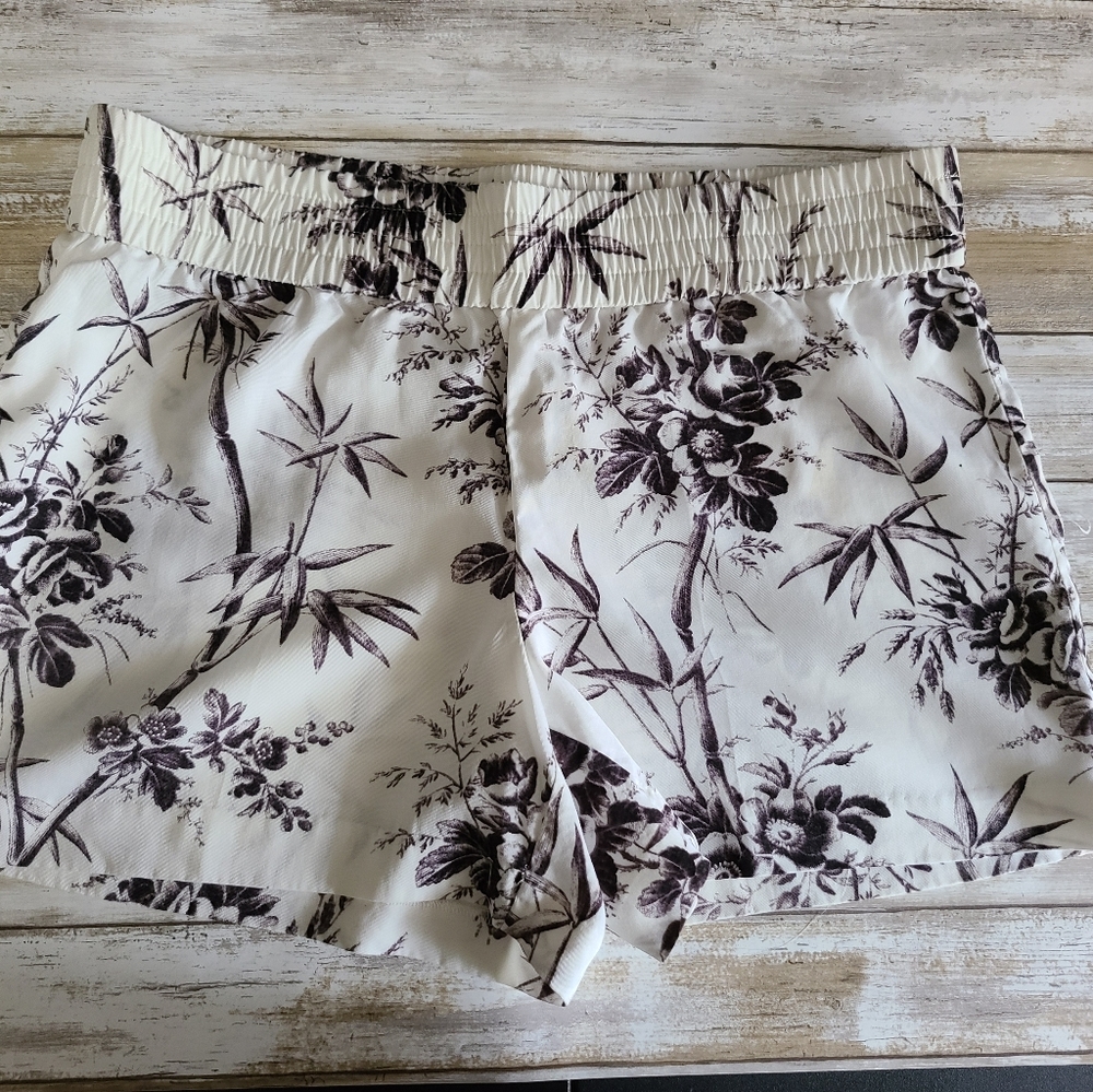 Lightweight Elastic Waist Shorts